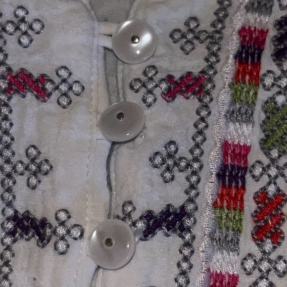 Sharon Young, embroidered top with pearl buttons - Picture 5 of 7